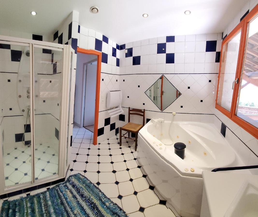 Chambres A La Campagne Moirans Exteriör bild